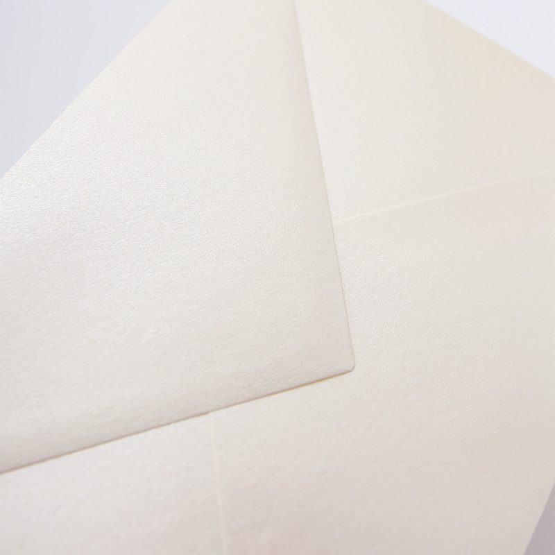 Shimmery ivory C6 envelope - Image 2