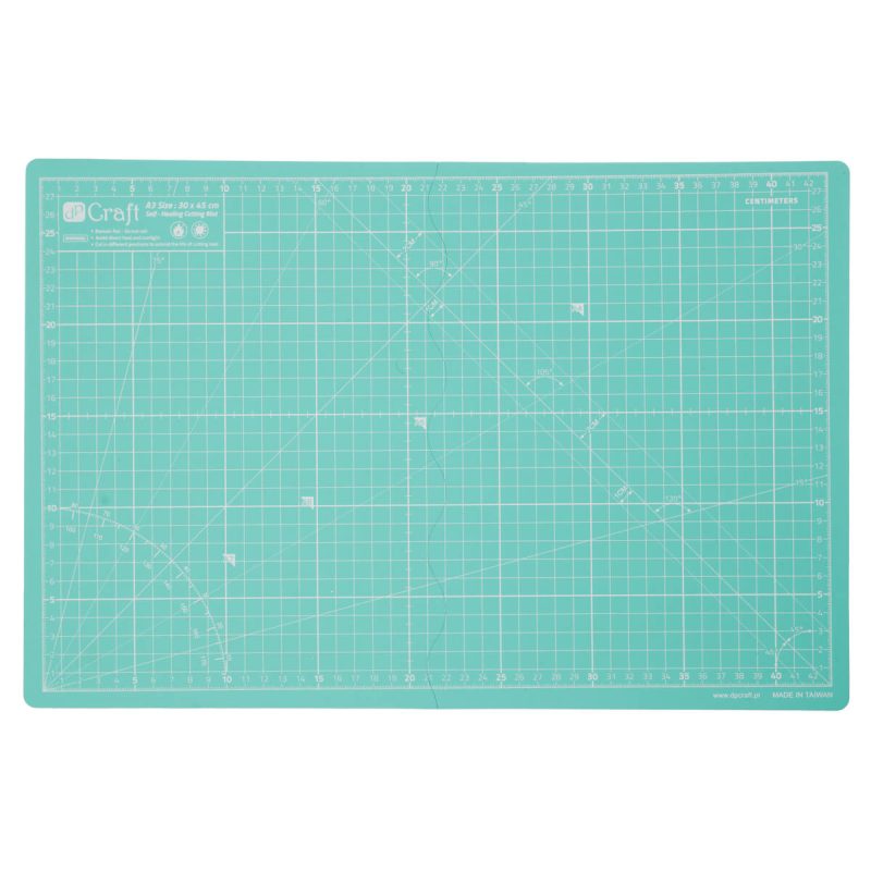 Self-healing A3 cutting mat with CM gridlines, foldable to A4 - Image 3